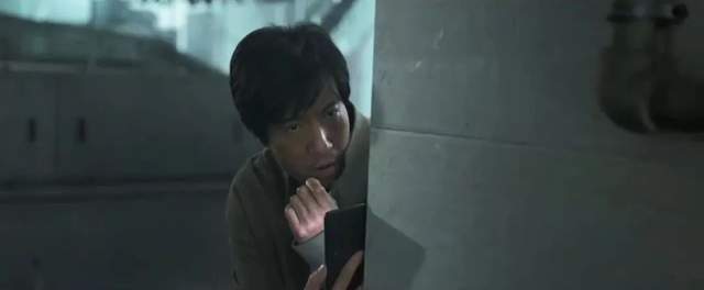 老年直播骗局、网红“剧本”真相全说透了AG真人旗舰厅易小星新片太敢拍！将中(图10)